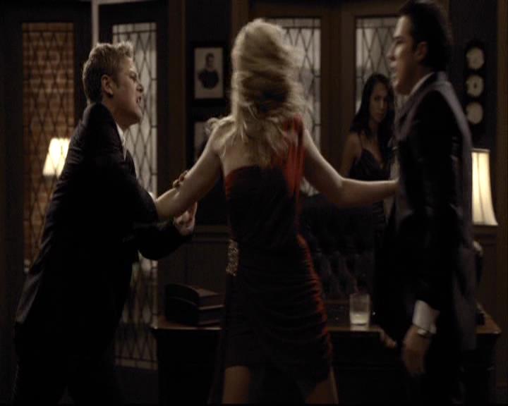 VampireDiariesWorld-dot-org_2x07Masquerade1508.jpg