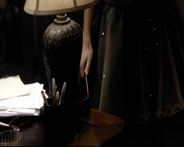 VampireDiariesWorld-dot-org_2x07Masquerade1527.jpg