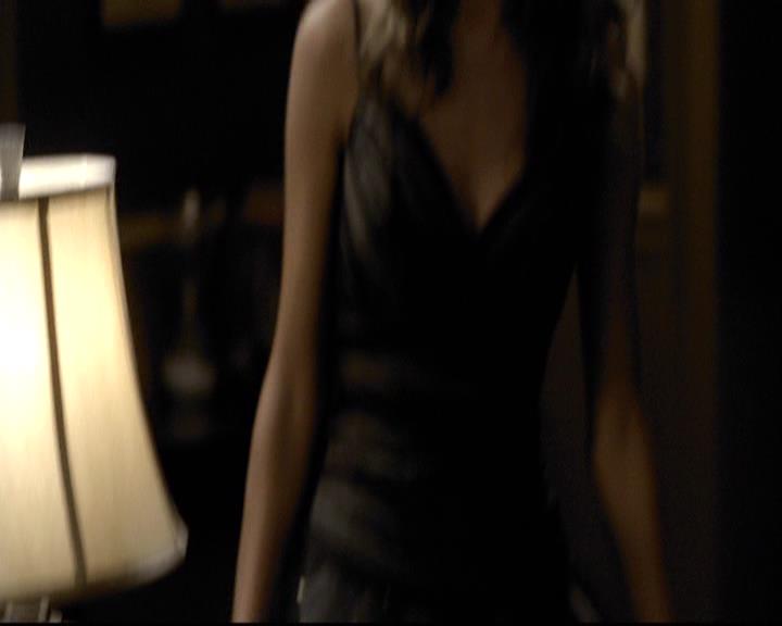 VampireDiariesWorld-dot-org_2x07Masquerade1528.jpg