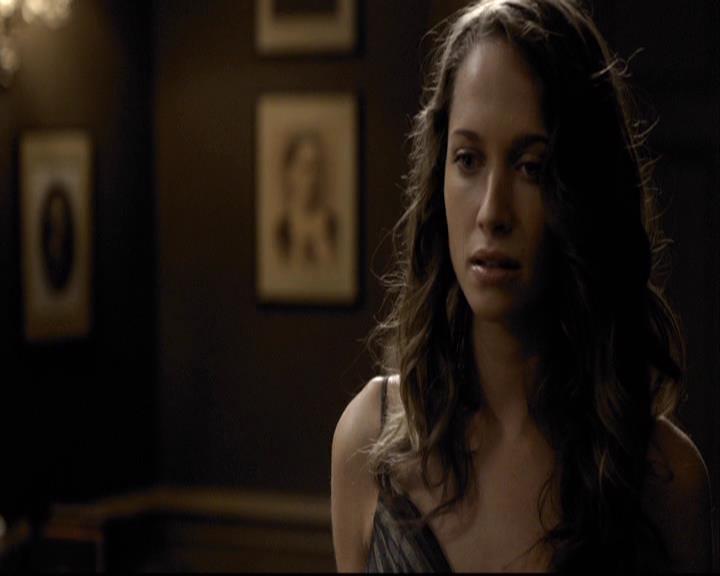 VampireDiariesWorld-dot-org_2x07Masquerade1531.jpg