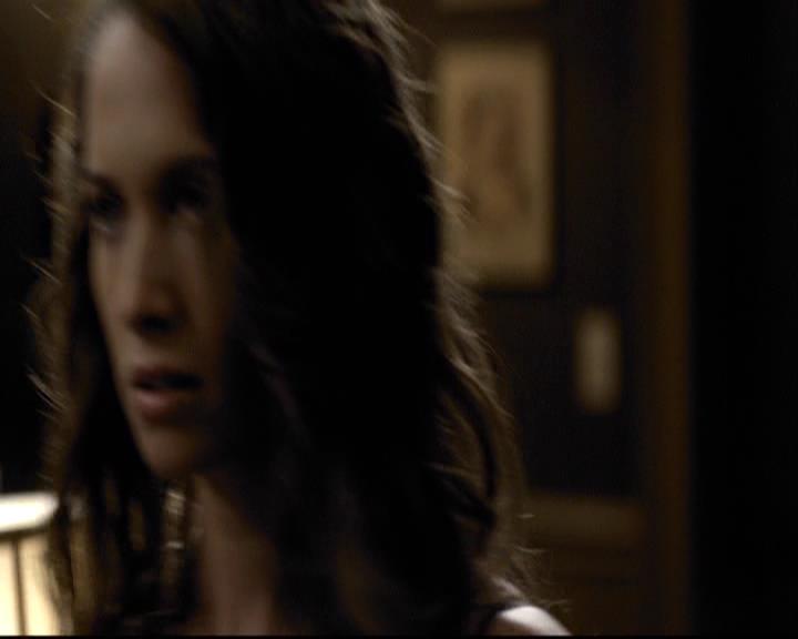 VampireDiariesWorld-dot-org_2x07Masquerade1533.jpg