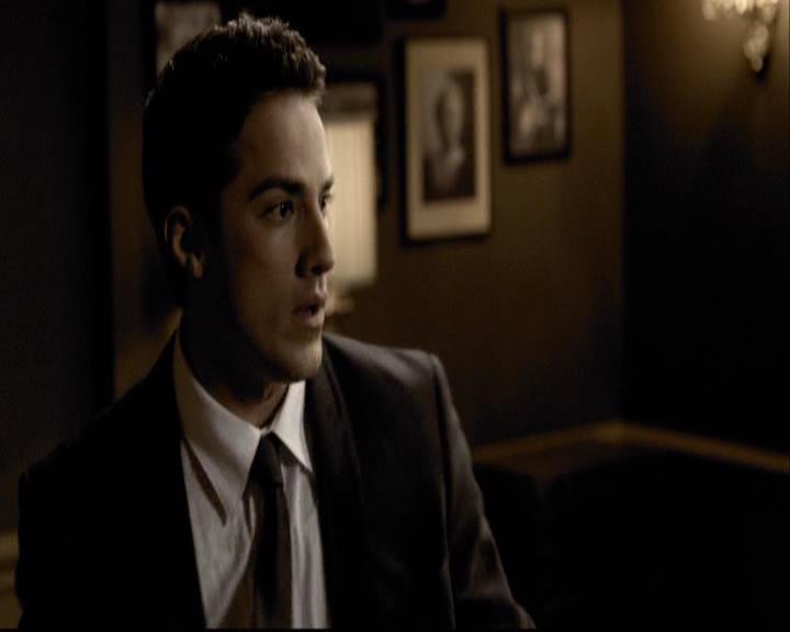 VampireDiariesWorld-dot-org_2x07Masquerade1534.jpg