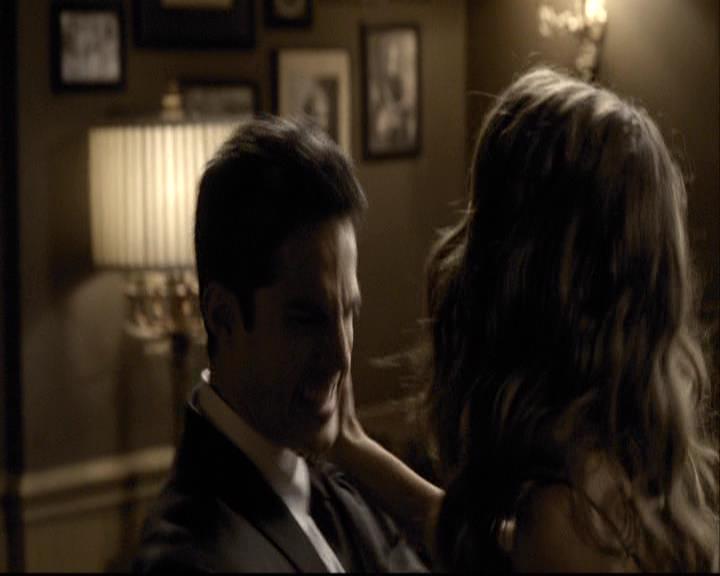 VampireDiariesWorld-dot-org_2x07Masquerade1535.jpg