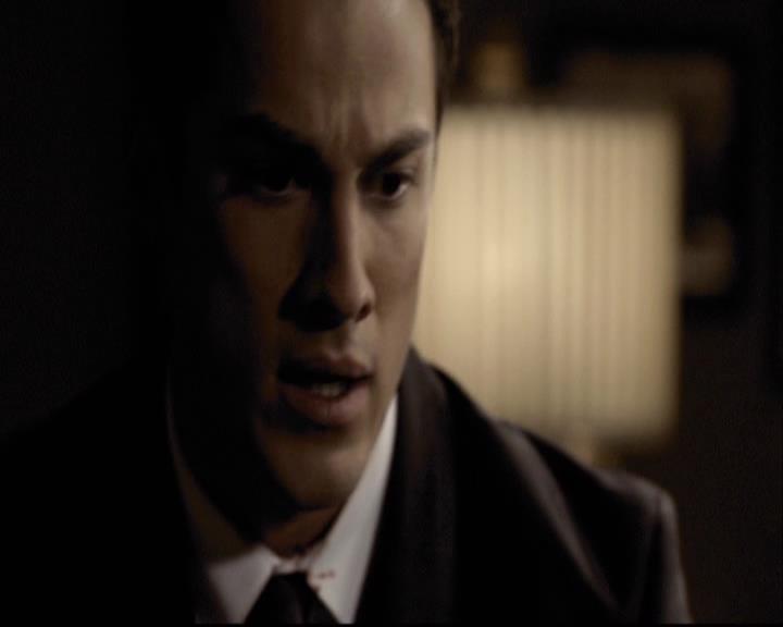 VampireDiariesWorld-dot-org_2x07Masquerade1541.jpg