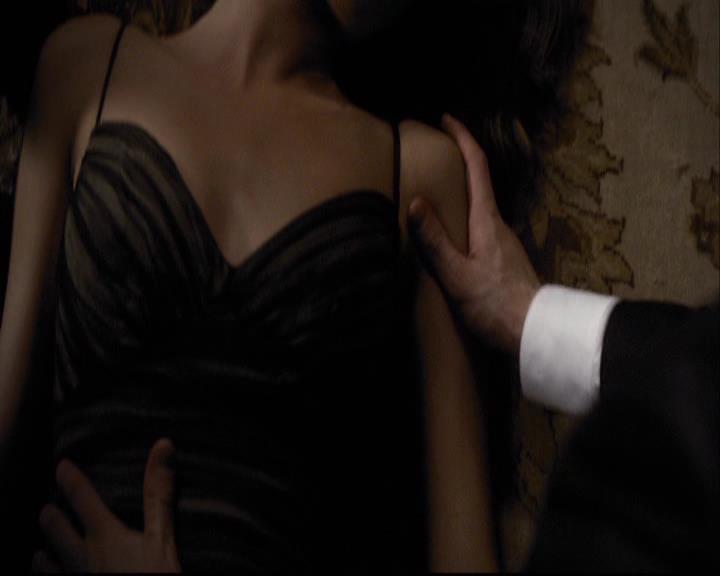 VampireDiariesWorld-dot-org_2x07Masquerade1547.jpg