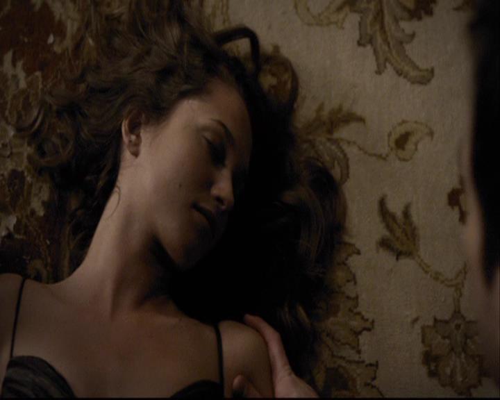 VampireDiariesWorld-dot-org_2x07Masquerade1548.jpg