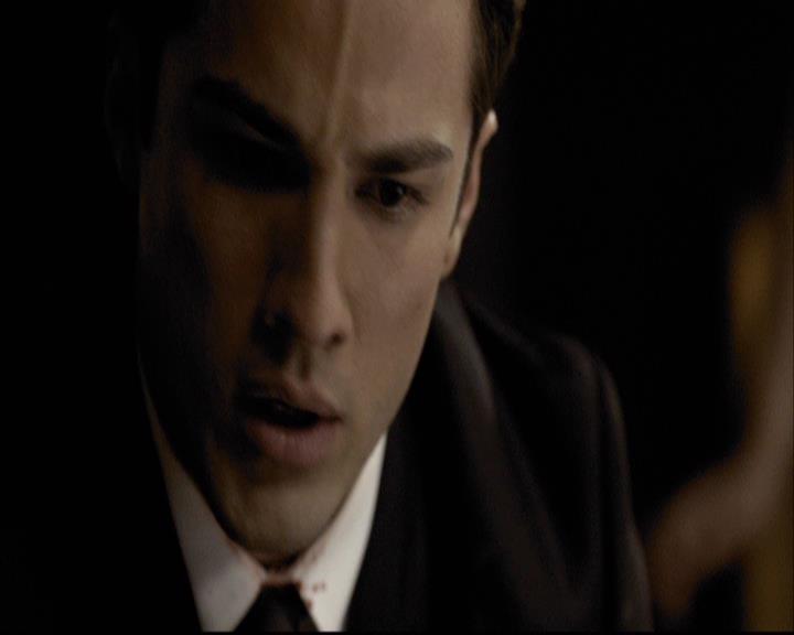 VampireDiariesWorld-dot-org_2x07Masquerade1553.jpg