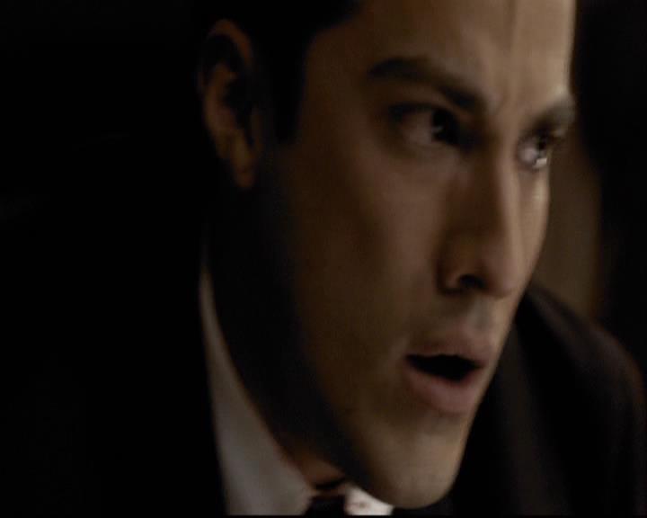 VampireDiariesWorld-dot-org_2x07Masquerade1562.jpg