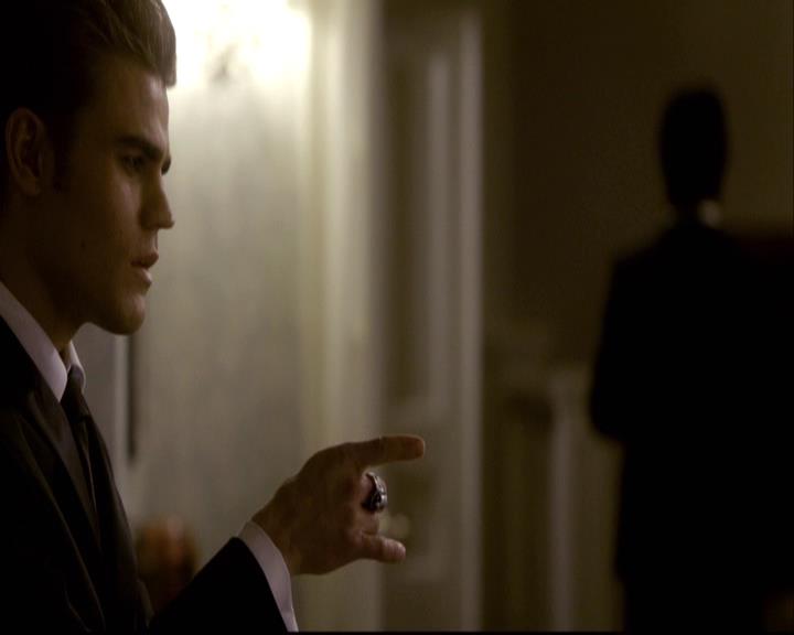 VampireDiariesWorld-dot-org_2x07Masquerade1602.jpg