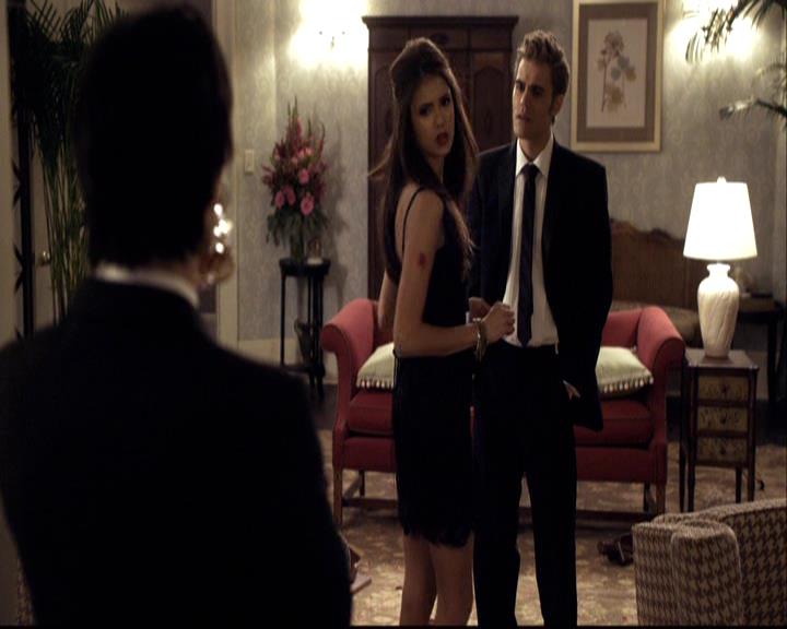 VampireDiariesWorld-dot-org_2x07Masquerade1620.jpg