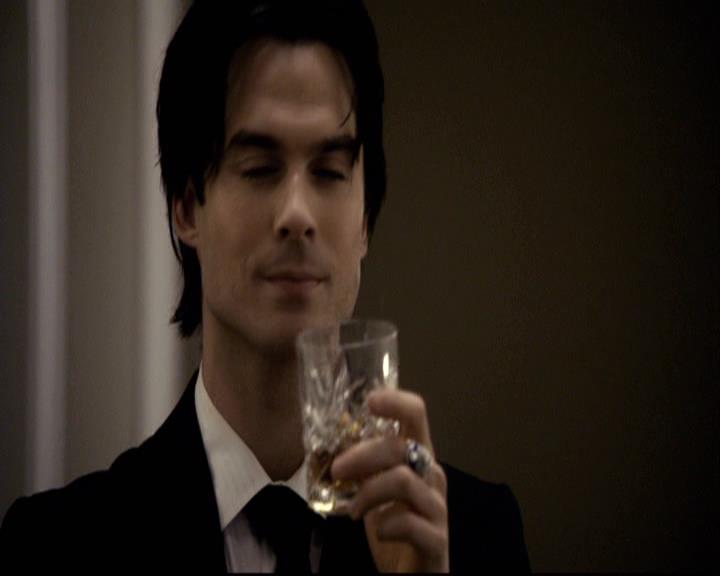 VampireDiariesWorld-dot-org_2x07Masquerade1622.jpg