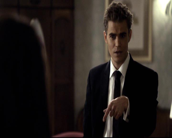 VampireDiariesWorld-dot-org_2x07Masquerade1643.jpg