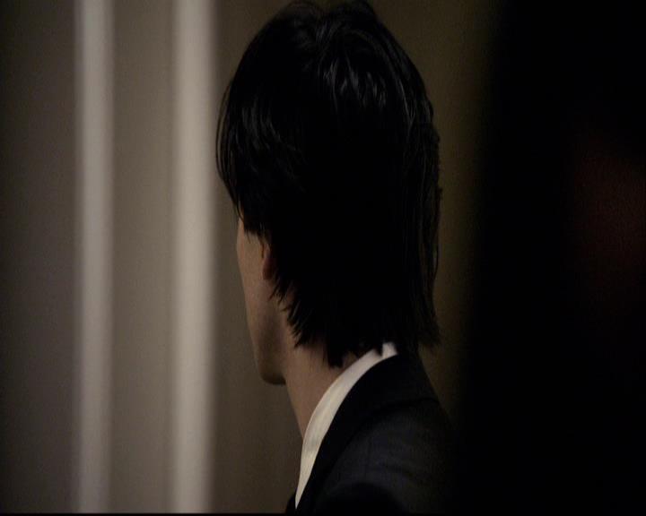 VampireDiariesWorld-dot-org_2x07Masquerade1671.jpg