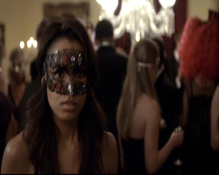 VampireDiariesWorld-dot-org_2x07Masquerade1689.jpg