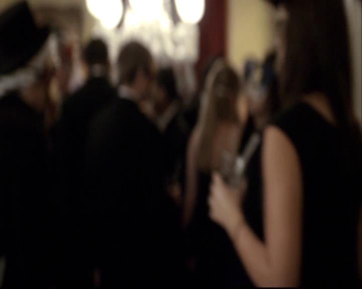 VampireDiariesWorld-dot-org_2x07Masquerade1690.jpg