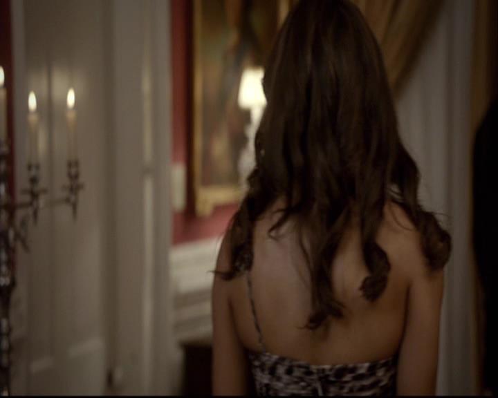 VampireDiariesWorld-dot-org_2x07Masquerade1694.jpg