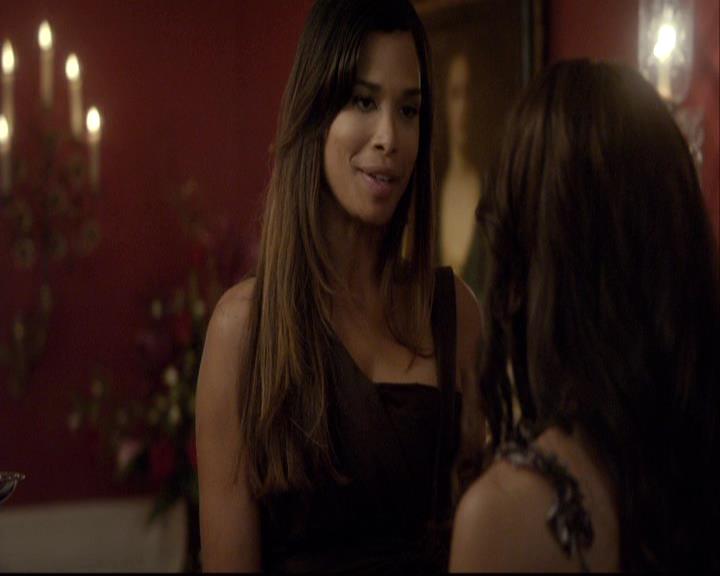 VampireDiariesWorld-dot-org_2x07Masquerade1704.jpg