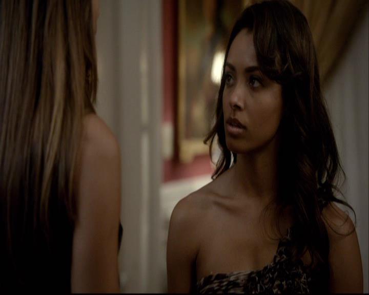 VampireDiariesWorld-dot-org_2x07Masquerade1706.jpg