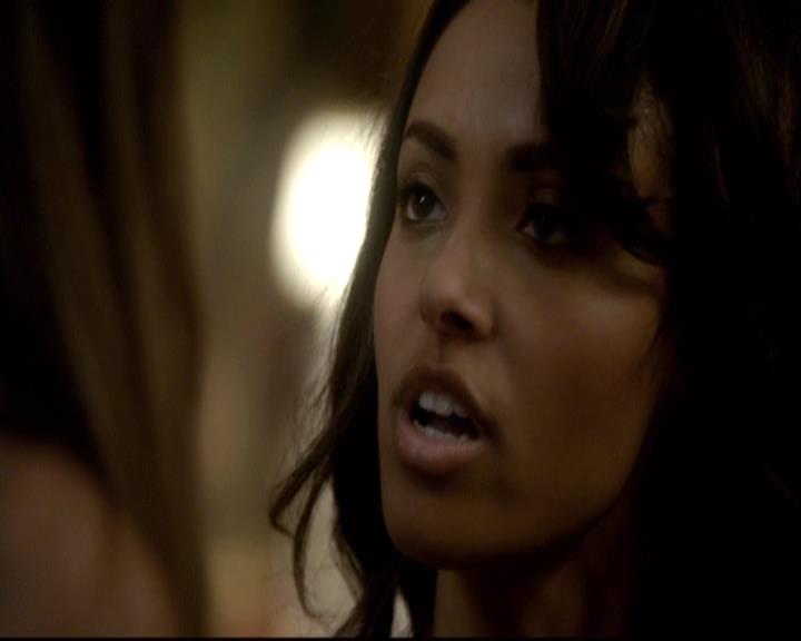 VampireDiariesWorld-dot-org_2x07Masquerade1714.jpg