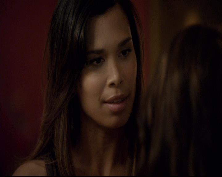 VampireDiariesWorld-dot-org_2x07Masquerade1716.jpg