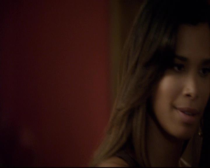 VampireDiariesWorld-dot-org_2x07Masquerade1721.jpg