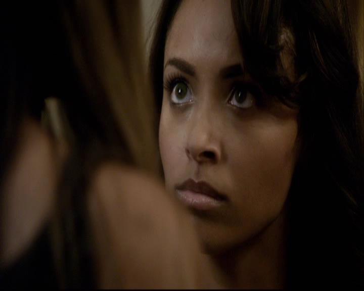 VampireDiariesWorld-dot-org_2x07Masquerade1726.jpg