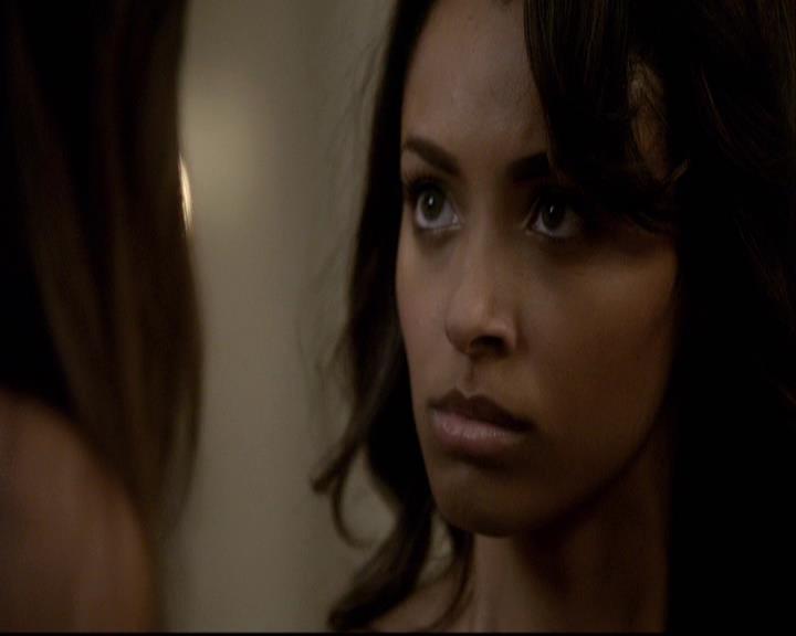 VampireDiariesWorld-dot-org_2x07Masquerade1734.jpg