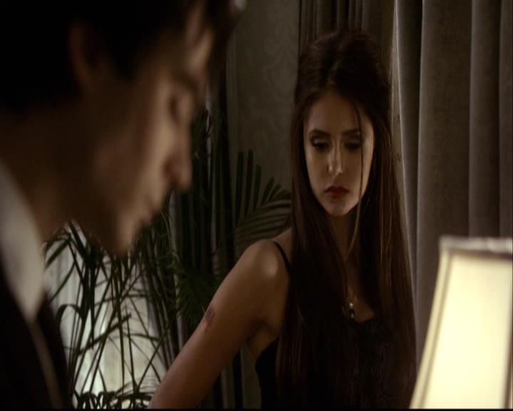 VampireDiariesWorld-dot-org_2x07Masquerade1763.jpg