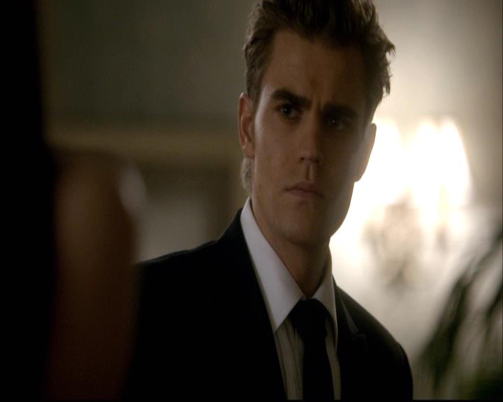 VampireDiariesWorld-dot-org_2x07Masquerade1808.jpg