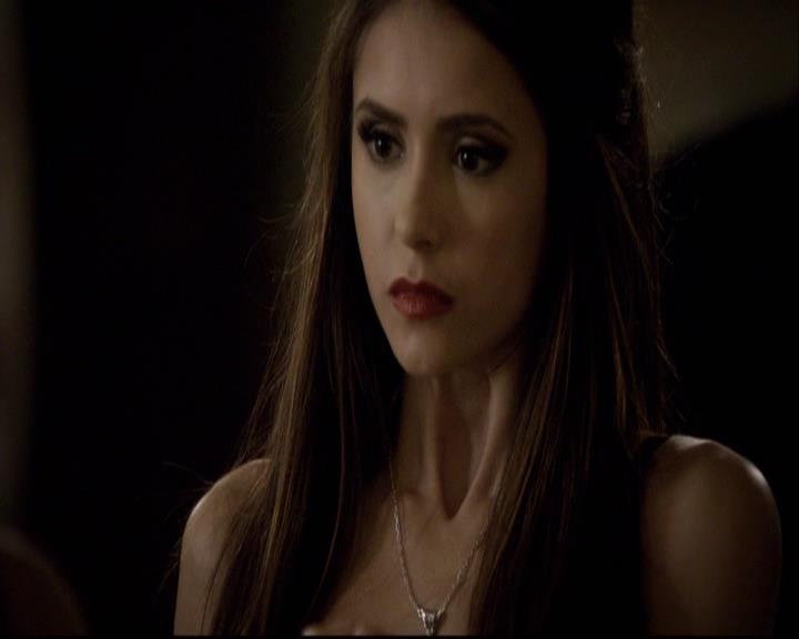 VampireDiariesWorld-dot-org_2x07Masquerade1813.jpg