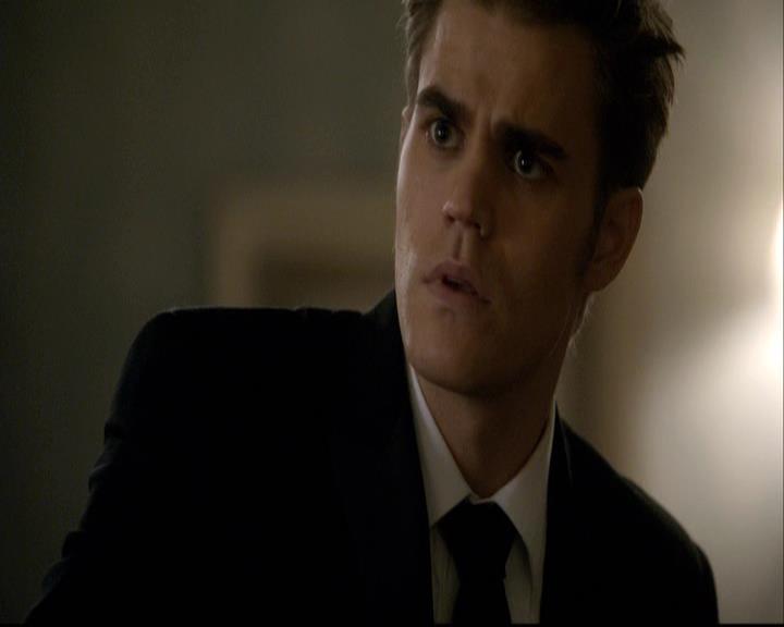VampireDiariesWorld-dot-org_2x07Masquerade1828.jpg