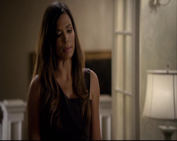 VampireDiariesWorld-dot-org_2x07Masquerade1831.jpg