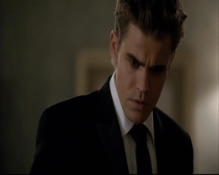 VampireDiariesWorld-dot-org_2x07Masquerade1835.jpg