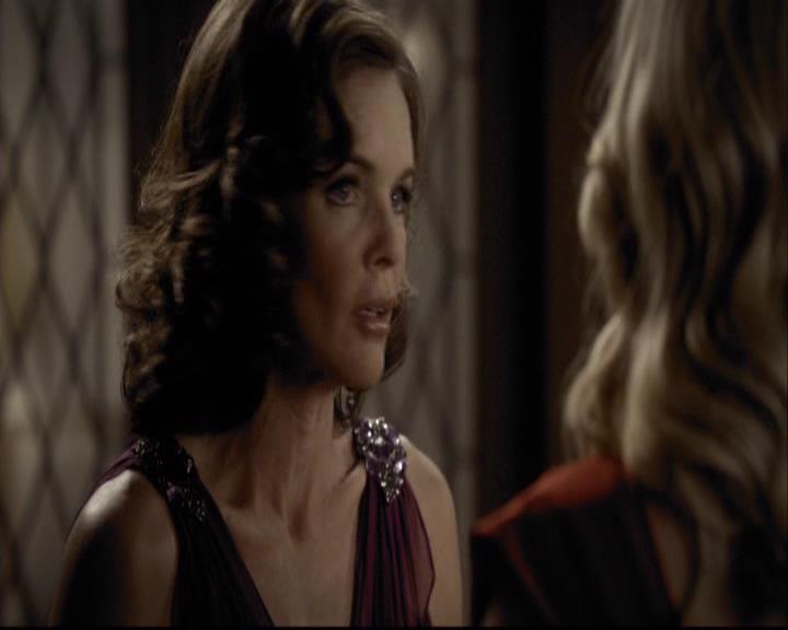 VampireDiariesWorld-dot-org_2x07Masquerade1860.jpg
