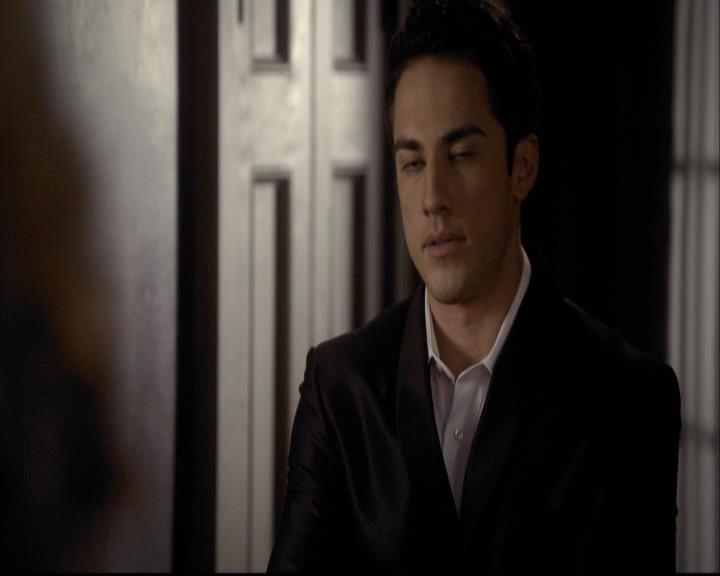 VampireDiariesWorld-dot-org_2x07Masquerade1872.jpg