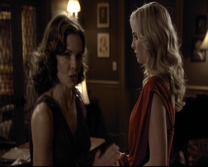 VampireDiariesWorld-dot-org_2x07Masquerade1875.jpg