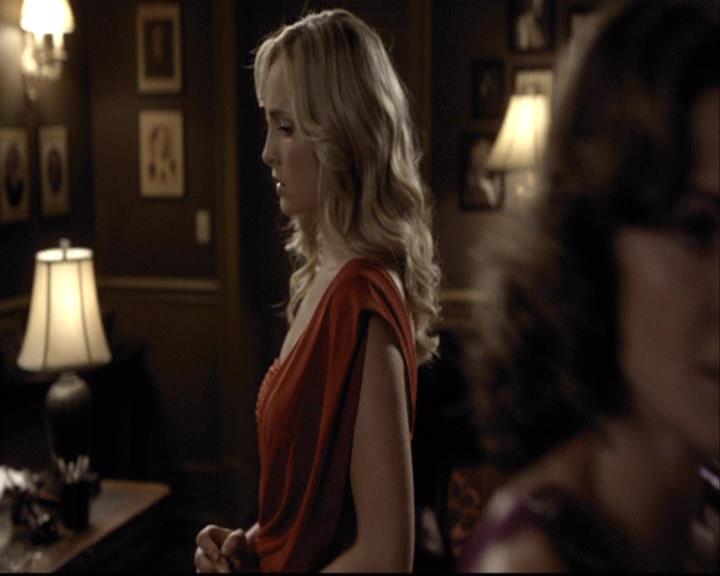 VampireDiariesWorld-dot-org_2x07Masquerade1876.jpg