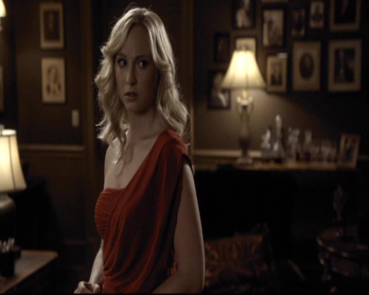 VampireDiariesWorld-dot-org_2x07Masquerade1877.jpg