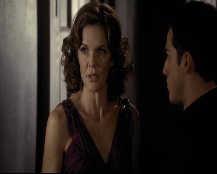 VampireDiariesWorld-dot-org_2x07Masquerade1878.jpg