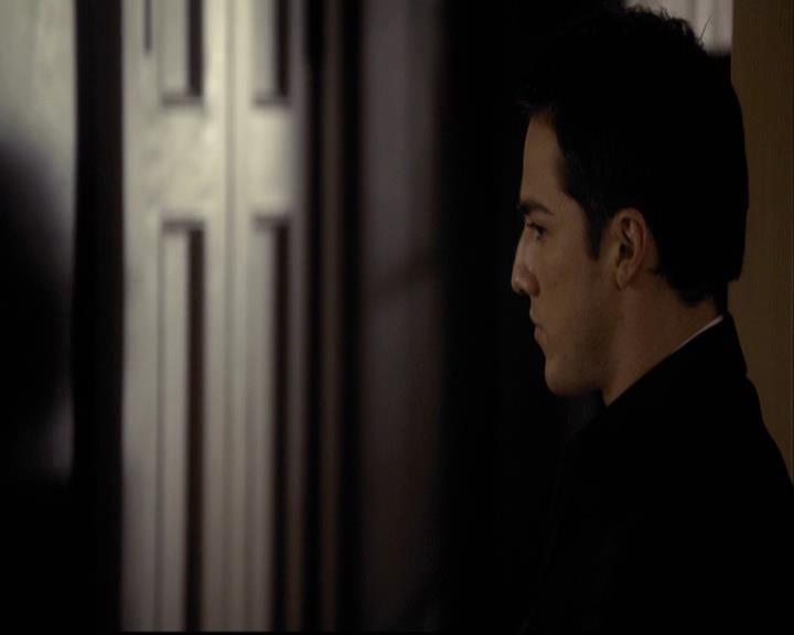 VampireDiariesWorld-dot-org_2x07Masquerade1881.jpg