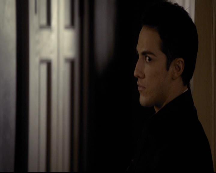 VampireDiariesWorld-dot-org_2x07Masquerade1882.jpg