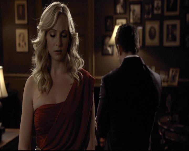VampireDiariesWorld-dot-org_2x07Masquerade1886.jpg
