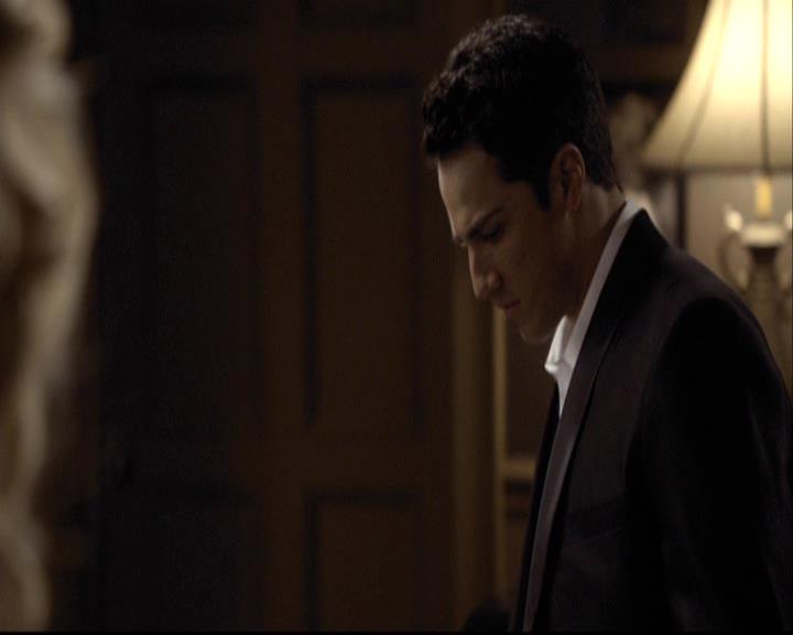 VampireDiariesWorld-dot-org_2x07Masquerade1891.jpg