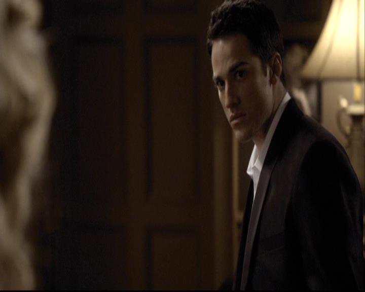VampireDiariesWorld-dot-org_2x07Masquerade1893.jpg