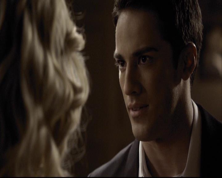 VampireDiariesWorld-dot-org_2x07Masquerade1916.jpg