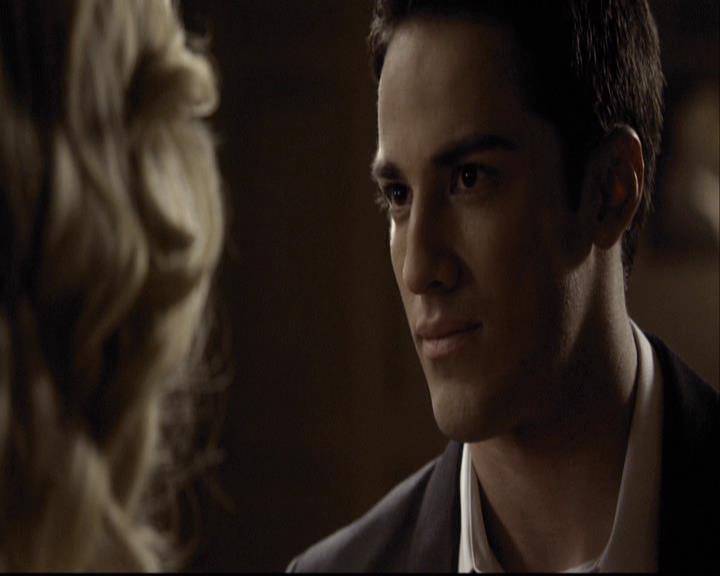 VampireDiariesWorld-dot-org_2x07Masquerade1922.jpg