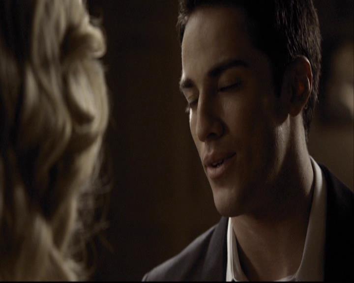 VampireDiariesWorld-dot-org_2x07Masquerade1923.jpg