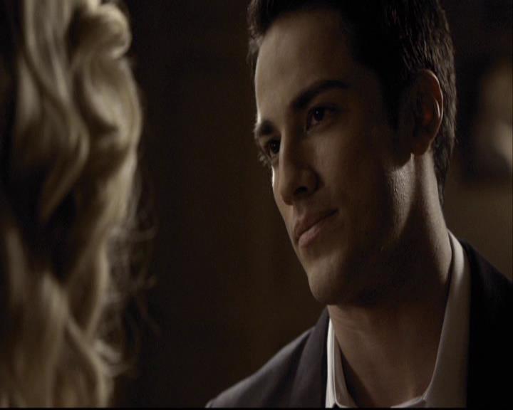 VampireDiariesWorld-dot-org_2x07Masquerade1924.jpg