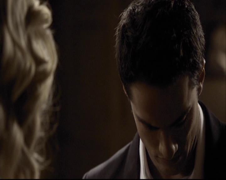VampireDiariesWorld-dot-org_2x07Masquerade1929.jpg