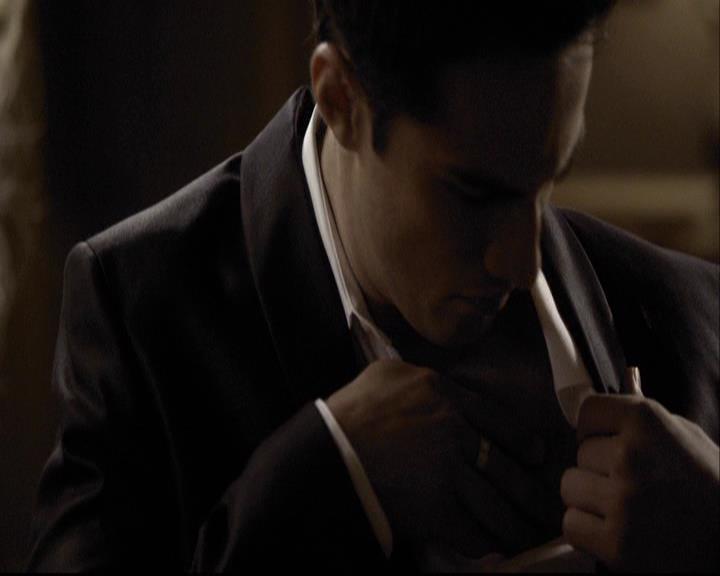 VampireDiariesWorld-dot-org_2x07Masquerade1935.jpg